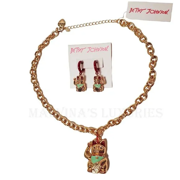 BETSEY JOHNSON PENDANT NECKLACE & EARRINGS SET LUCKING OUT LUCKY CAT - Picture 5 of 9